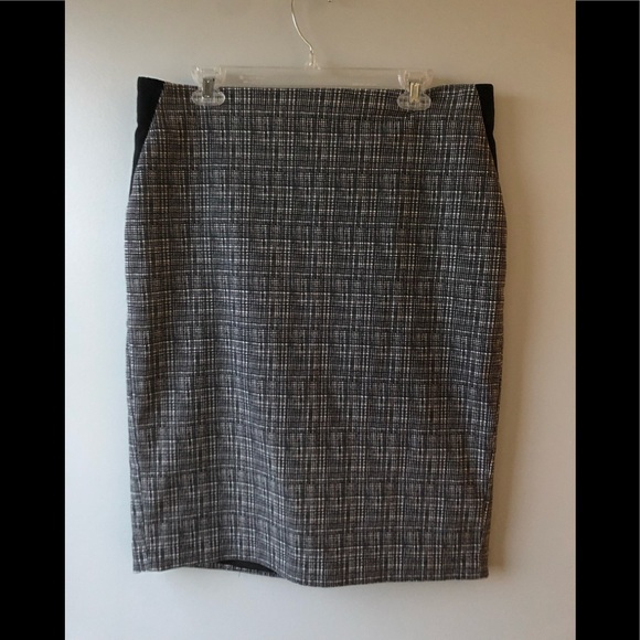 Catherine Barclay Dresses & Skirts - Catherine Barclay Montreal Grey Textured Pencil Skirt with Elastic Comfort Piece